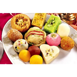 Mixed Sweets - Ghee Laddu, Badusha, Gujiya, Mysore Pak & Milk Peda - 6NAV356
